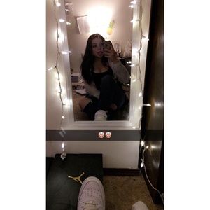 Meet your Posher, Hailly